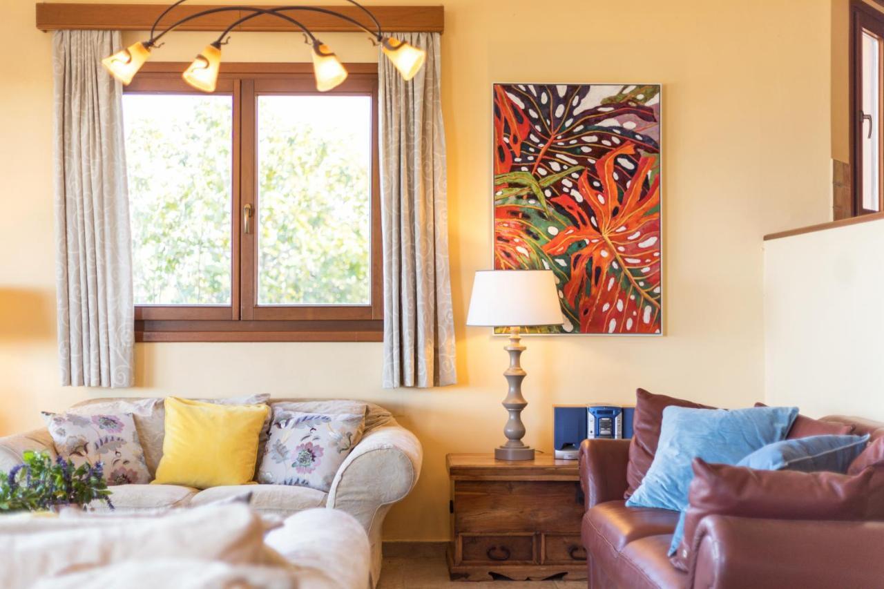 Dendrilia & By Rodostamo Collection Holiday home